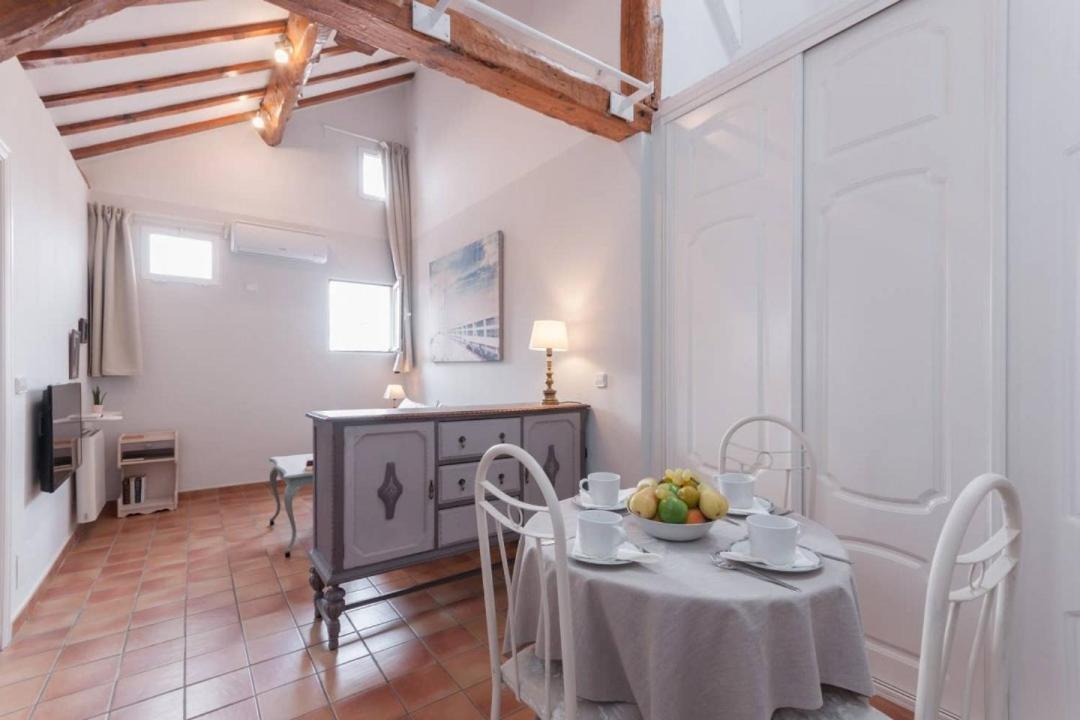 Cozy One-Bedroom Penthhouse La Latina مدريد المظهر الخارجي الصورة