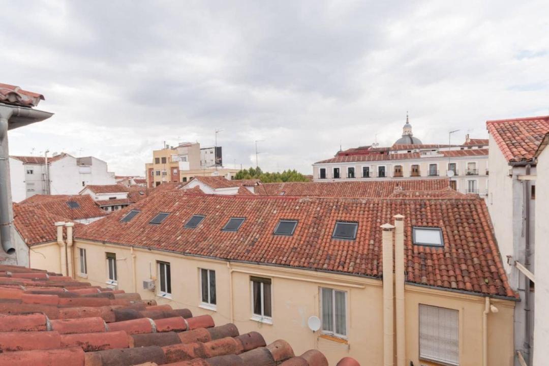 Cozy One-Bedroom Penthhouse La Latina مدريد المظهر الخارجي الصورة